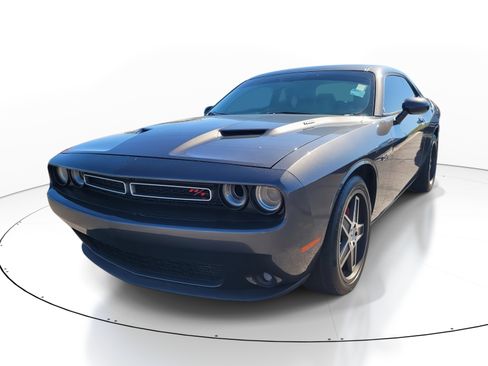 Used 2015 Dodge Challenger R/T Plus image 3
