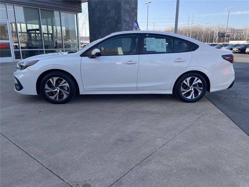 Used 2025 Subaru Legacy Premium AWD/4WD image 2