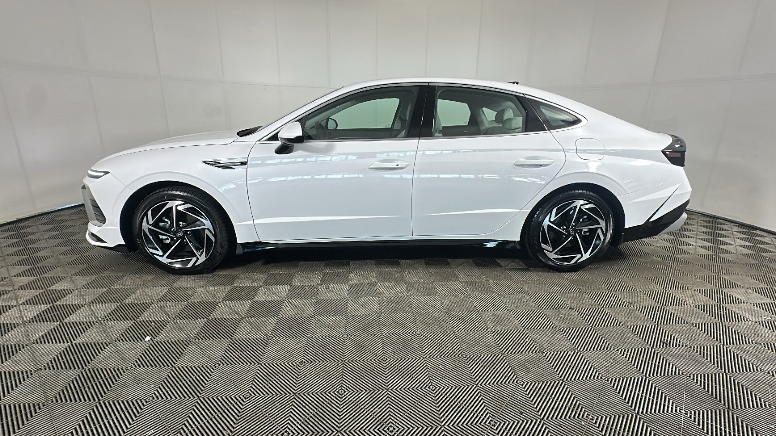 Certified 2026 Hyundai Sonata SEL FWD image 6