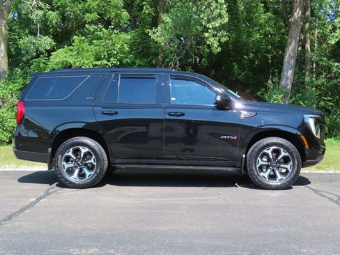 Used 2025 GMC Yukon AT4 AWD/4WD image 2