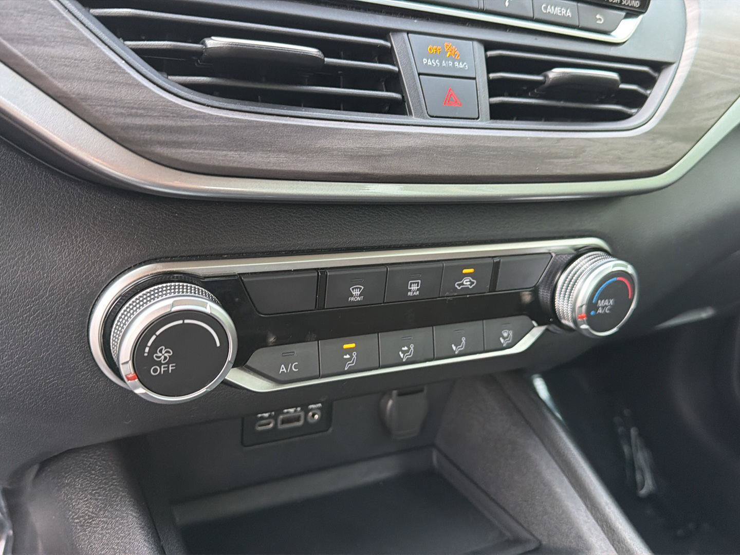 Used 2025 Nissan Altima 2.5 SV FWD image 27