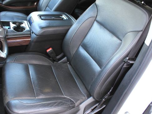 Used 2020 GMC Yukon XL SLT AWD/4WD image 11