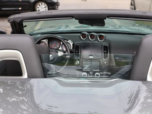 Used 2013 Nissan 370Z Roadster image 13