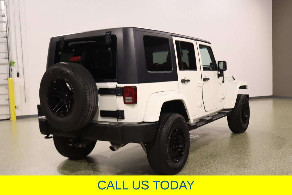Used 2010 Jeep Wrangler Unlimited Sahara w/ Mopar Chrome Edition Group AWD/4WD image 10