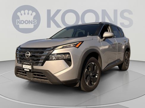 Used 2024 Nissan Rogue SV AWD/4WD image 1