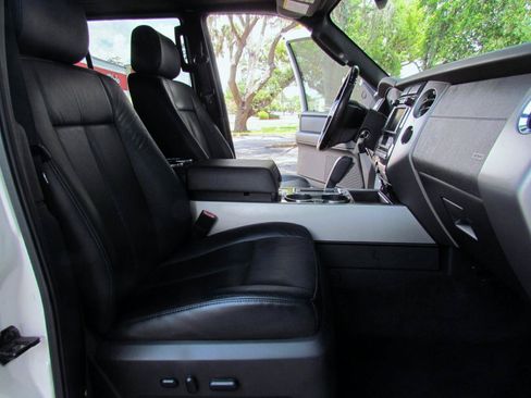 Used 2014 Ford Expedition Limited w/ Equipment Group 301A RWD image 23