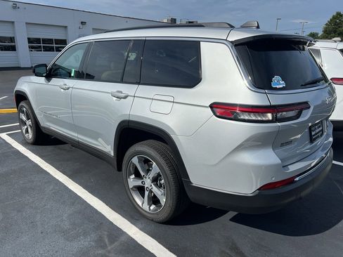 New 2025 Jeep Grand Cherokee L Limited image 9