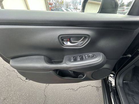 Certified 2023 Honda HR-V LX image 13