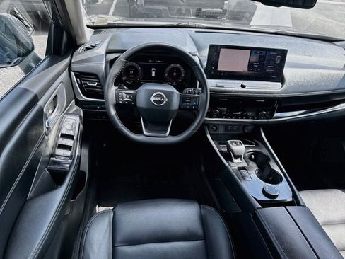 Used 2026 Nissan Rogue SL AWD/4WD image 17