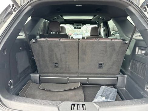 Used 2025 Ford Explorer Platinum w/ Ultimate Package AWD/4WD image 8