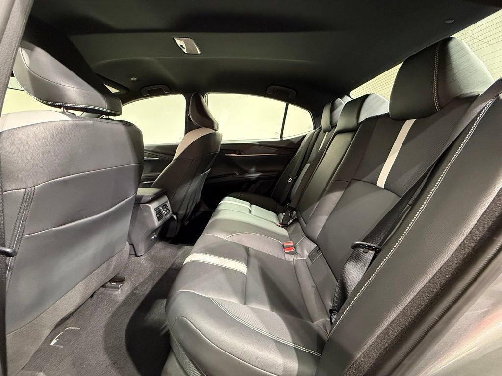 Used 2025 Toyota Camry SE w/ Convenience Package AWD/4WD image 17