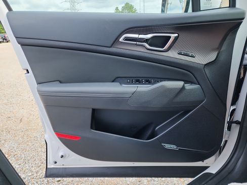 New 2026 Kia Sportage SX image 8