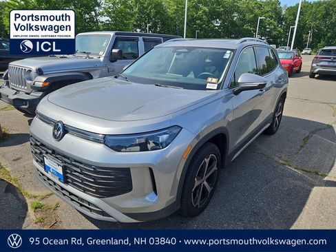 Used 2026 Volkswagen Tiguan SE AWD/4WD image 1