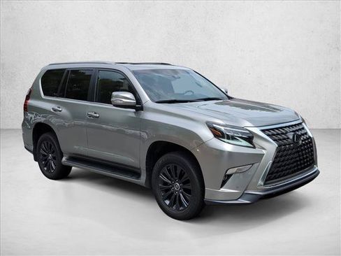 Used 2022 Lexus GX 460 Premium w/ Accessory Package AWD/4WD image 3