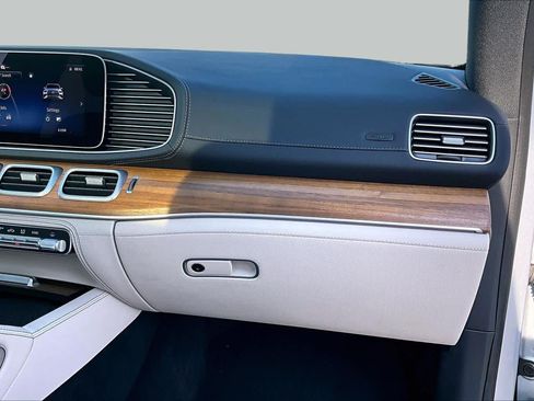 Certified 2025 Mercedes-Benz GLE 350 4MATIC image 19