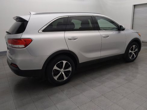 Used 2016 Kia Sorento EX image 10