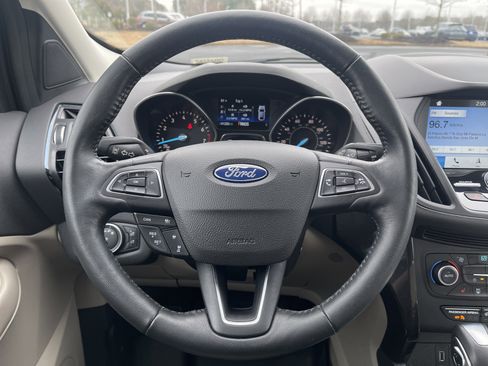 Used 2019 Ford Escape Titanium image 17