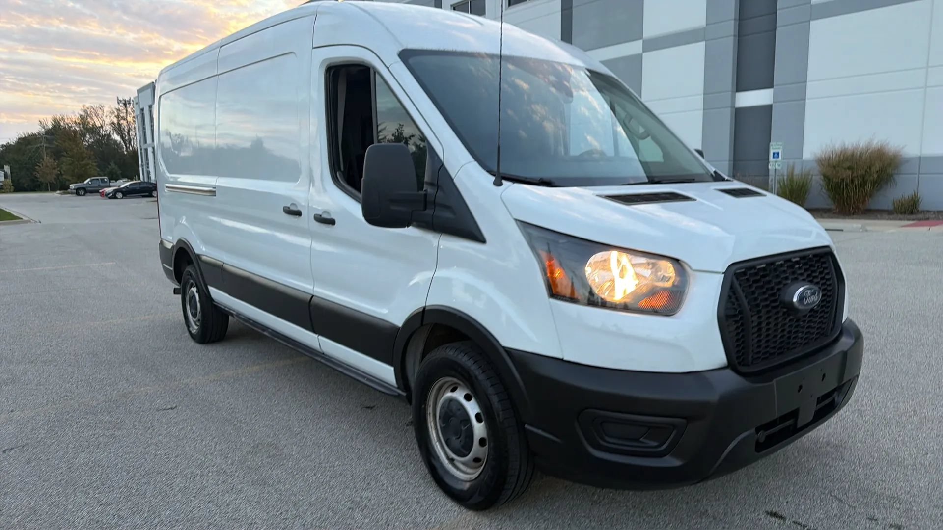 Used 2021 Ford Transit 250 Medium Roof RWD image 3