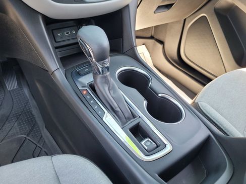 Used 2022 Chevrolet Equinox LS w/ LPO, Floor Liner Package image 21