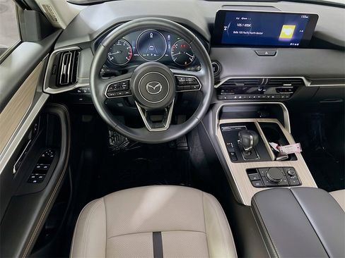 Used 2025 MAZDA CX-70 3.3 Turbo w/ Preferred Package image 18