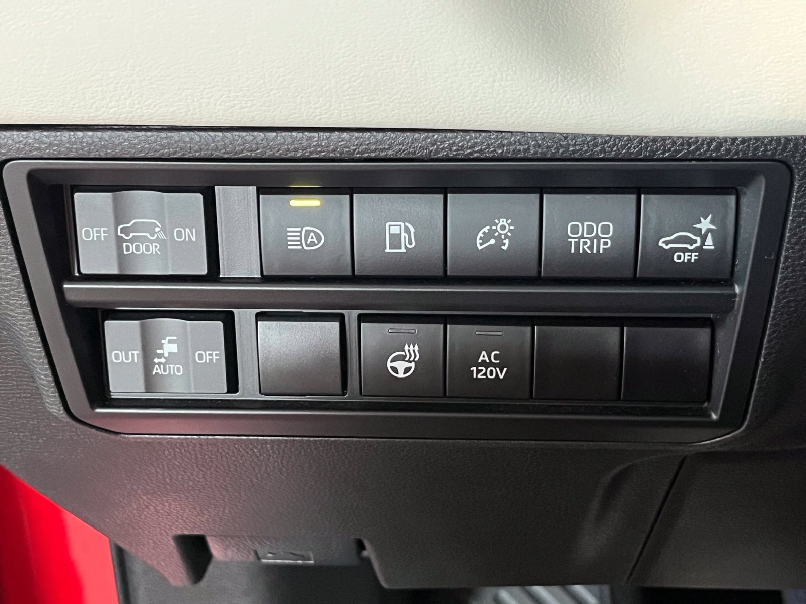 Used 2023 Toyota Sequoia Capstone AWD/4WD image 36