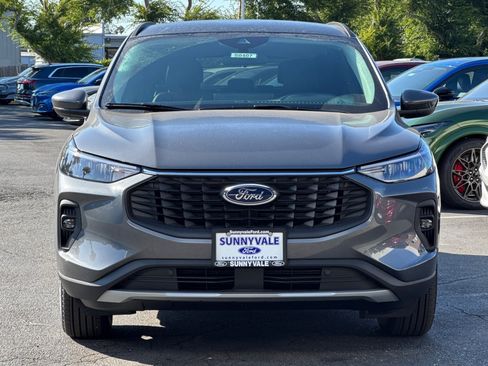 New 2025 Ford Escape SE image 3