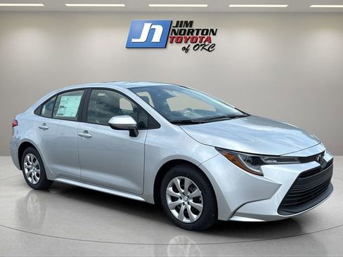 New 2026 Toyota Corolla LE FWD image 3