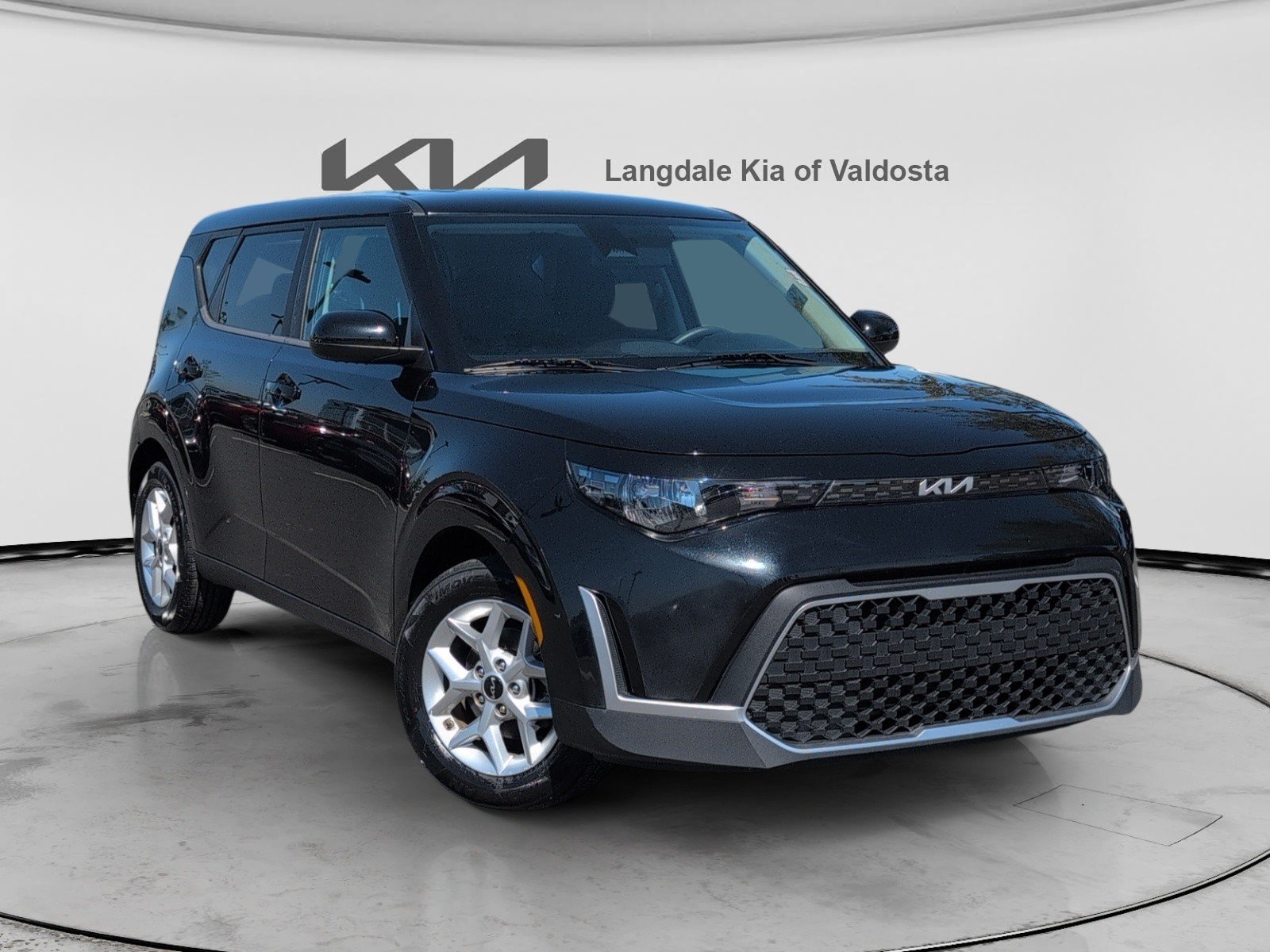 Used 2024 Kia Soul LX w/ Option Group 015 FWD image 1