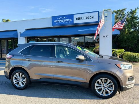 Used 2019 Ford Edge Titanium AWD/4WD image 18