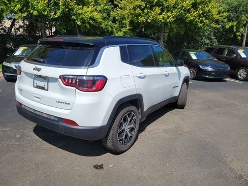Used 2024 Jeep Compass Limited AWD/4WD image 3