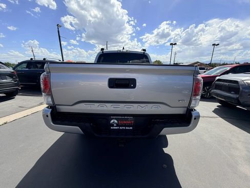 Used 2022 Toyota Tacoma TRD Off-Road w/ Technology Package AWD/4WD image 5