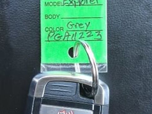 Used 2023 Ford Explorer XLT w/ Equipment Group 202A AWD/4WD image 17