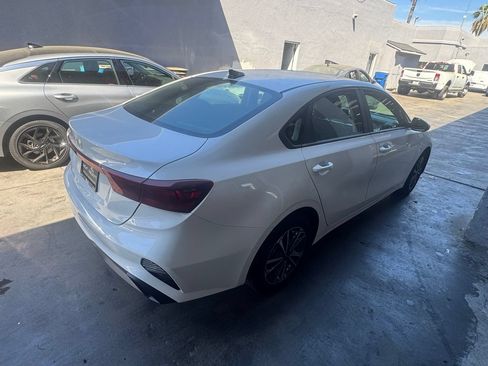 Used 2023 Kia Forte LXS FWD image 3