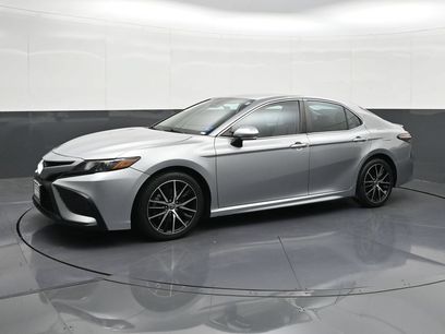 Used 2021 Toyota Camry SE w/ Cold Weather Package