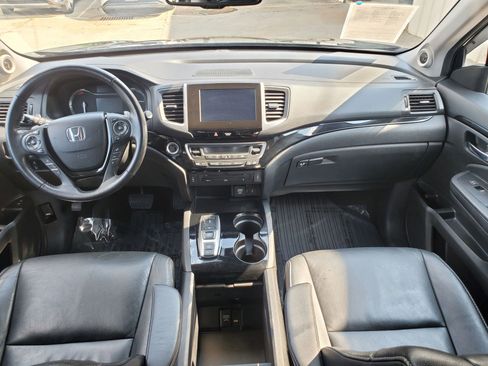 Used 2018 Honda Pilot Touring image 38