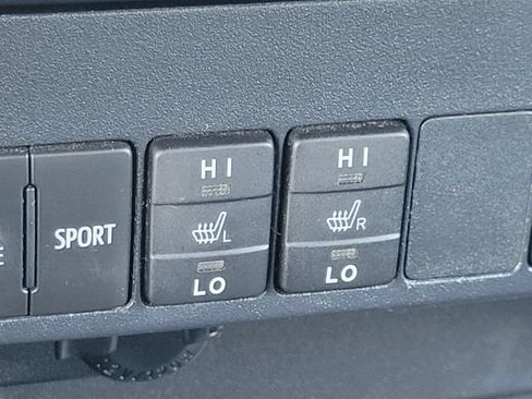 Used 2018 Toyota RAV4 Adventure AWD/4WD image 15