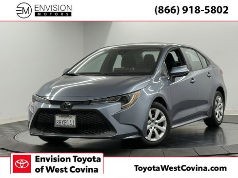 Used 2020 Toyota Corolla LE image 1