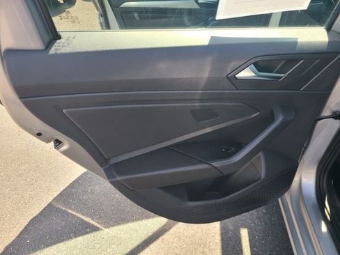 Used 2024 Volkswagen Jetta SE w/ Panoramic Sunroof Package FWD image 16