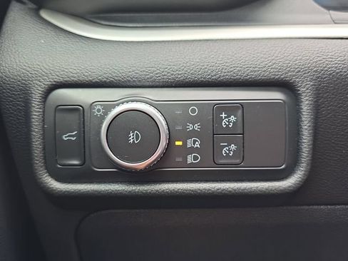 Used 2021 Ford Explorer XLT w/ Equipment Group 202A RWD image 26