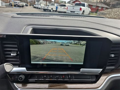 Used 2022 Chevrolet Silverado 1500 LT image 24