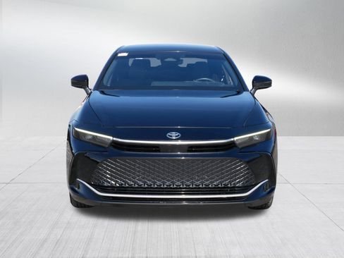 Certified 2024 Toyota Crown XLE image 2