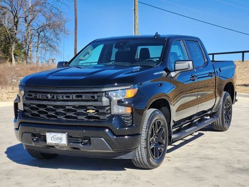 New 2026 Chevrolet Silverado 1500 Custom image 3