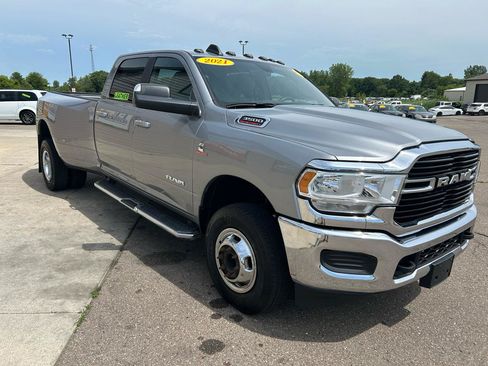 Used 2021 RAM 3500 Big Horn AWD/4WD image 3