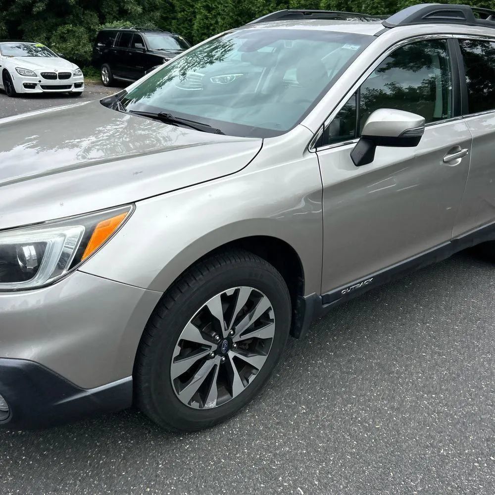 Used 2017 Subaru Outback 2.5i Limited AWD/4WD image 2