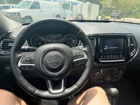 Used 2020 Jeep Compass Limited AWD/4WD image 2