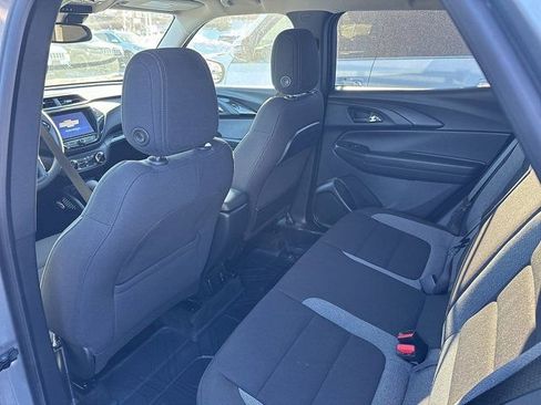Used 2023 Chevrolet TrailBlazer LT w/ Convenience Package image 3