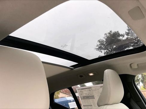 New 2026 Volvo XC40 B5 Plus w/ Protection Package Premier image 29