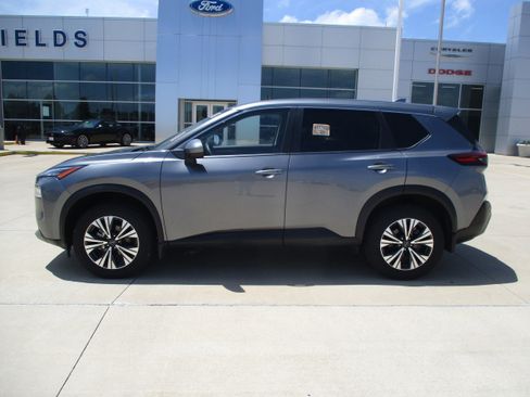 Used 2023 Nissan Rogue SV AWD/4WD image 3