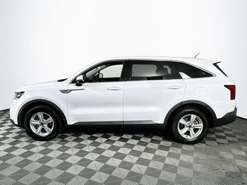 Used 2023 Kia Sorento LX FWD image 4