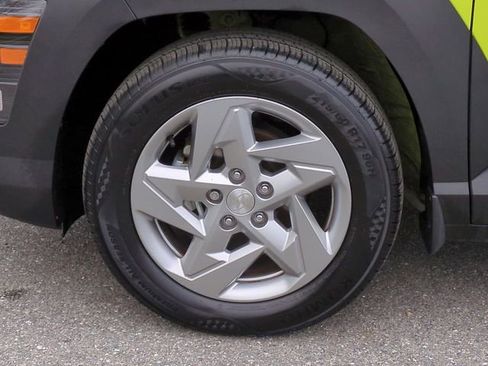 Certified 2024 Hyundai Kona SE image 11